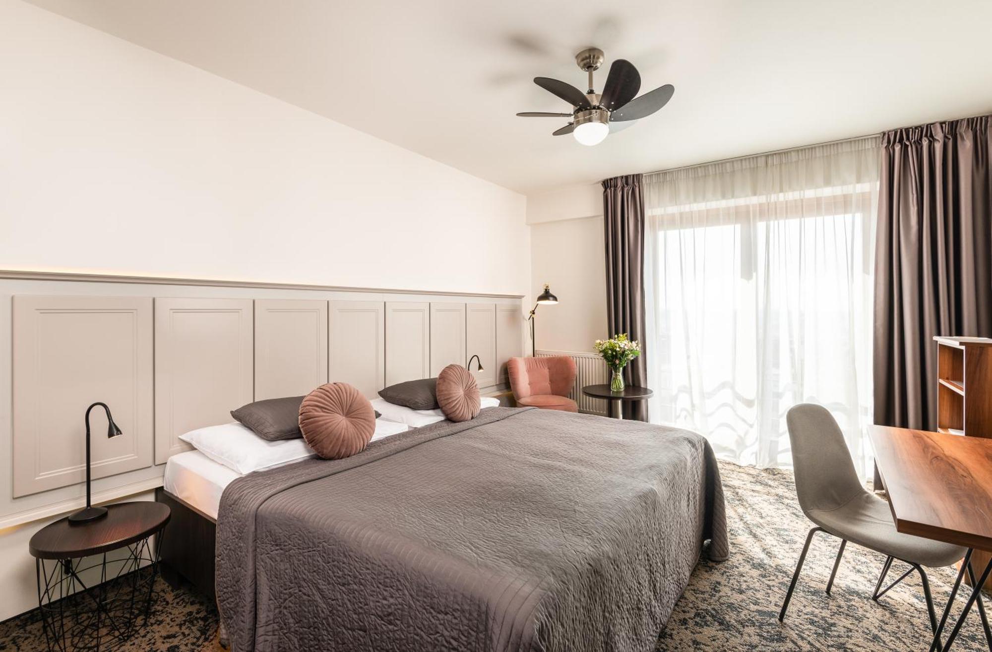 Double or Twin Room Premium,1545674914:JPEG